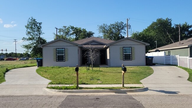 Building Photo - 5113 Avenue G