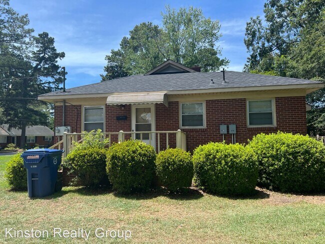 Building Photo - 2 br, 1 bath House - 901 Parrott Avenue