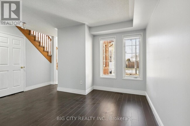 Building Photo - 27 Angier Crescent