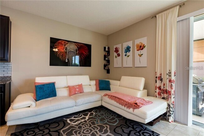 Foto del edificio - 6959 Towne Lake Rd