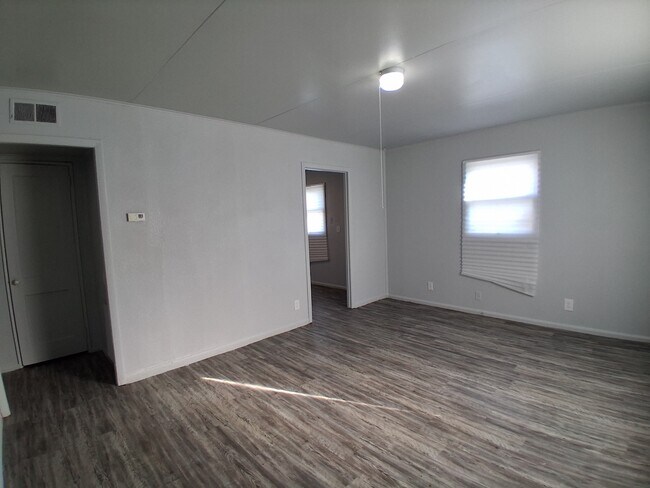 Foto del edificio - 1011 Giddings St