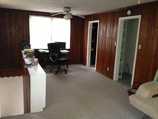 Building Photo - 2 bedroom 2 bath house near UF