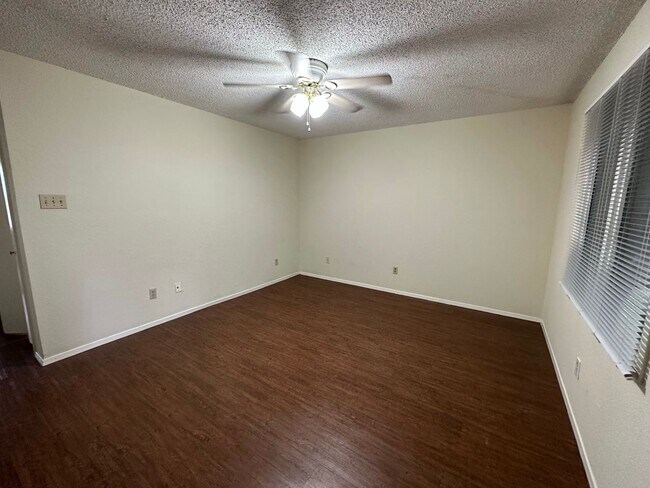 Building Photo - 1421 S 12th St