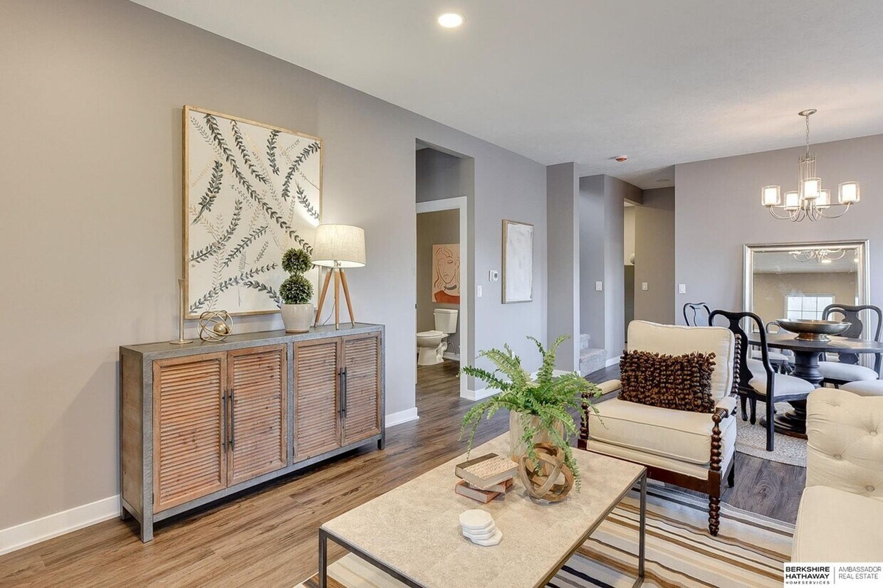 Foto principal - 4276 Binney St