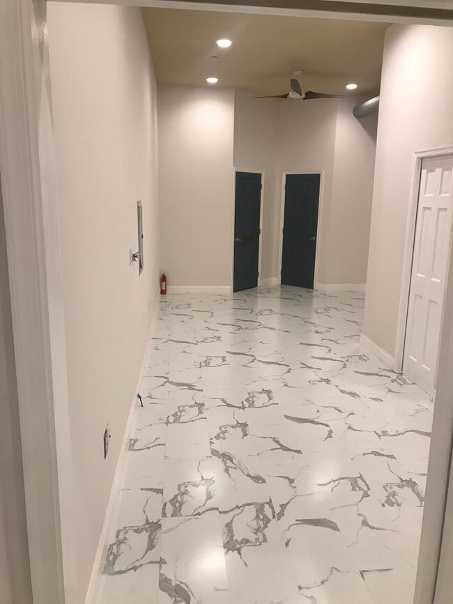 Building Photo - 809 N 2nd St