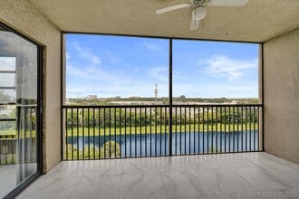 Building Photo - 2200 S Cypress Bend Dr