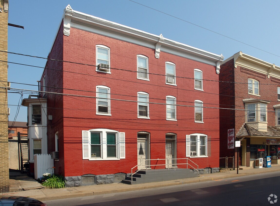 Building Photo - 17-19 N Locust St