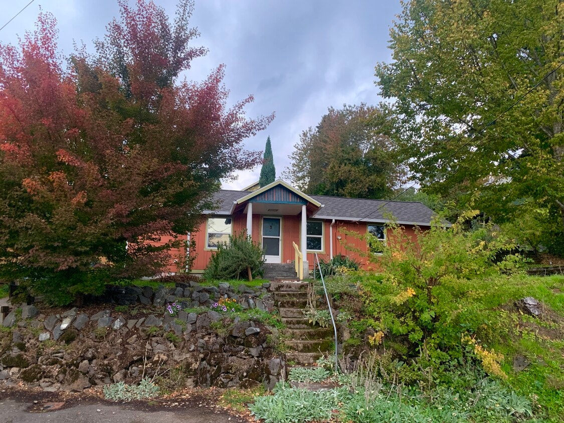Primary Photo - 5105 SE Rex Dr