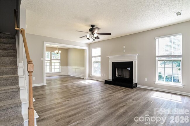 Foto del edificio - 12125 Winghurst Dr