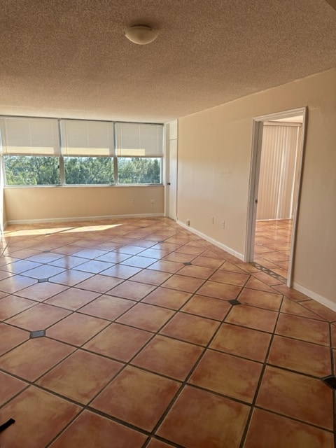 Building Photo - 1300 NE Miami Gardens Dr