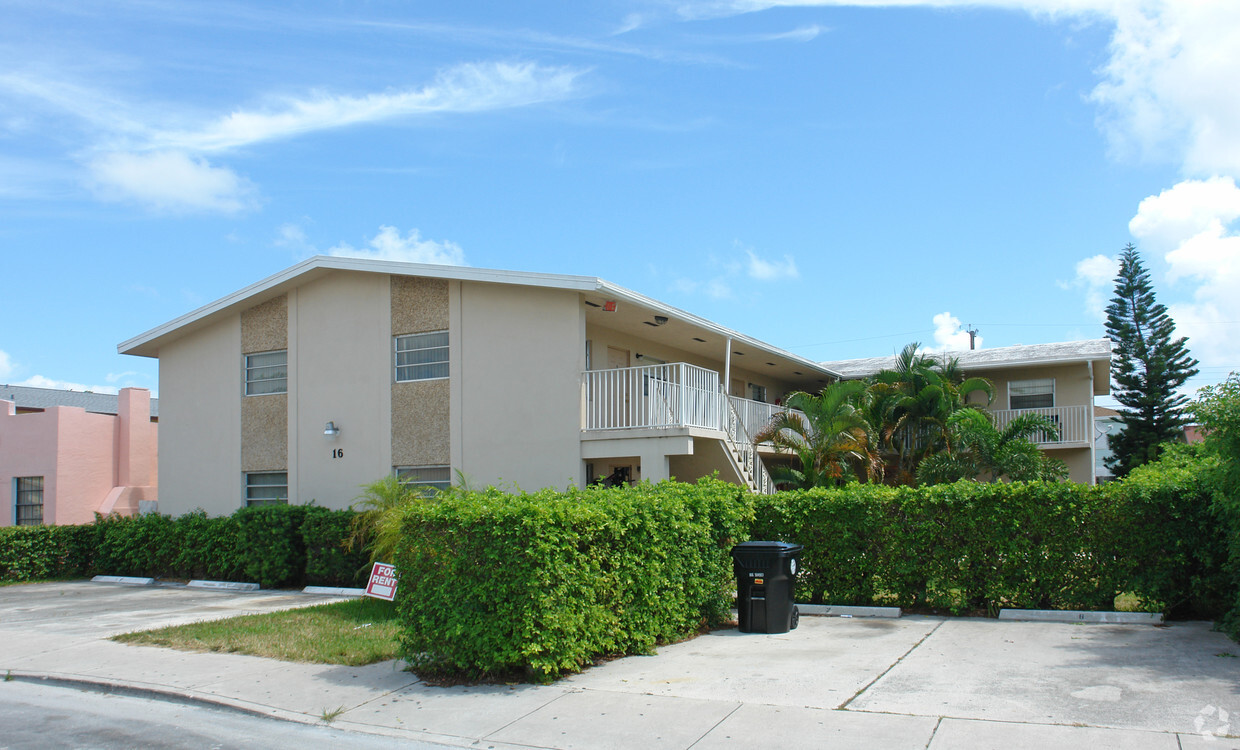 Primary Photo - Bautista Apartments