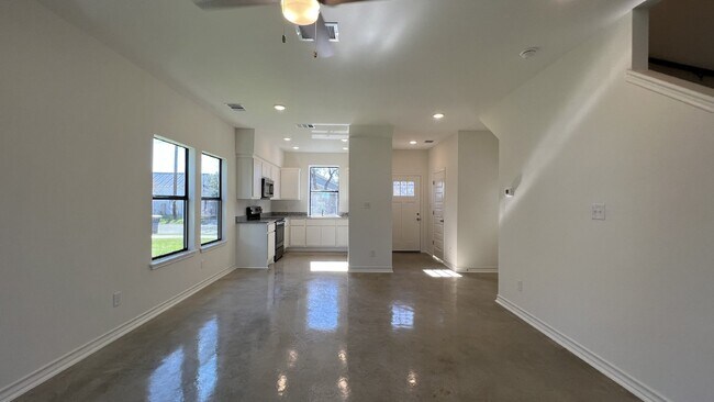 Foto del edificio - Modern Duplex with Granite Countertops in ...