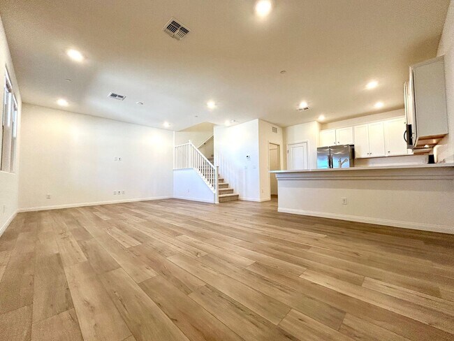Foto del edificio - Brand new Townhome in Summerlin Grand Park Village