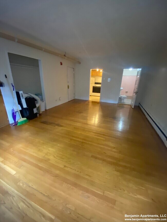 Foto del edificio - 1071 Beacon St