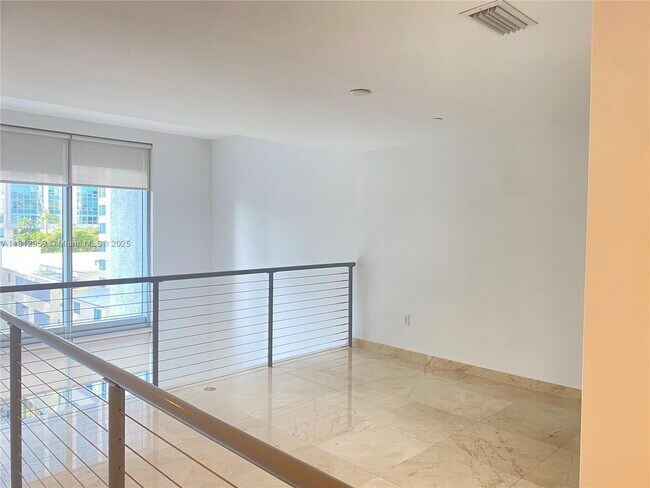 Building Photo - 1060 Brickell Ave