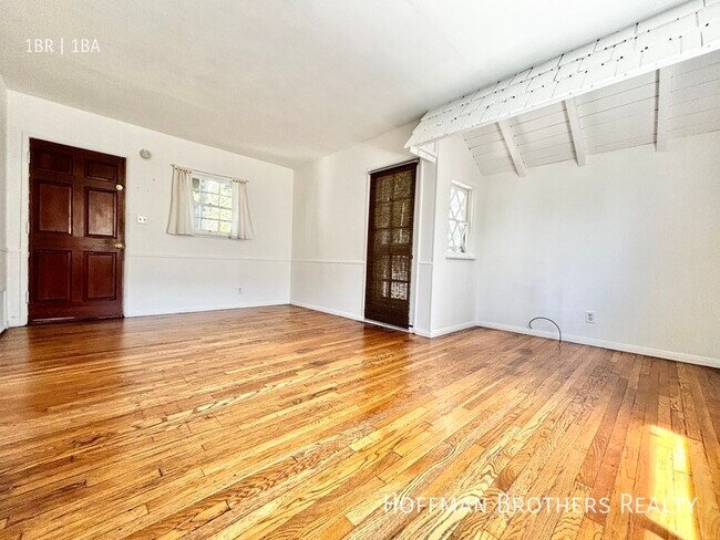 Foto del edificio - 11046 1/2 Otsego St. North Hollywood, CA 9...