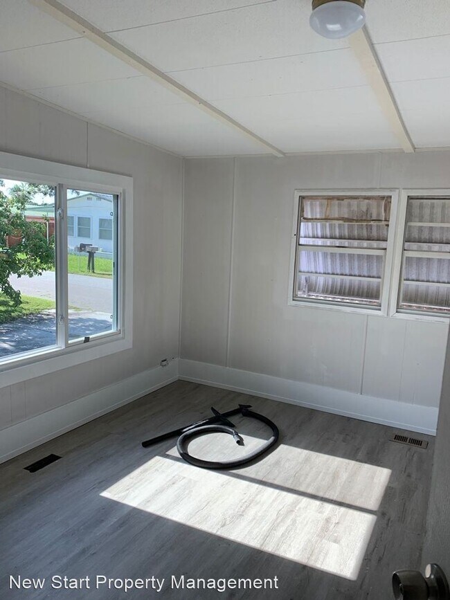 Foto del edificio - 3 br, 2 bath House - 1003 51ST Ave W