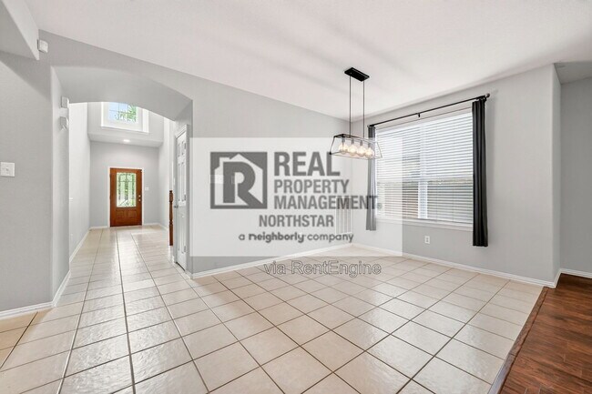 Foto del edificio - 405 Driftwood Ct