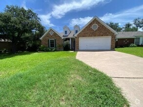 Building Photo - 1808 Lion-Heart Dr