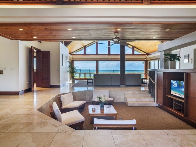 Foto del edificio - Luxury 5BR Oceanfront Home w/ Private Pool &amp; Beach Access: Konishiki Beachhouse
