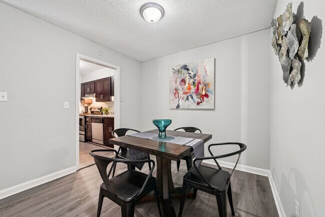 Building Photo - The Onyx Hoover Apartments