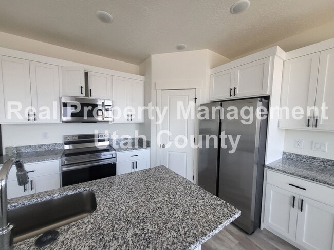 Building Photo - August 2024 Lease end Date