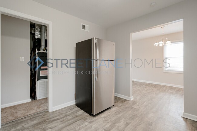 Foto del edificio - SIGN LEASE BY 2/28 AND GET $250 OFF FIRST ...