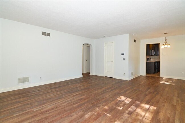 Building Photo - 5524 Haverford Ave