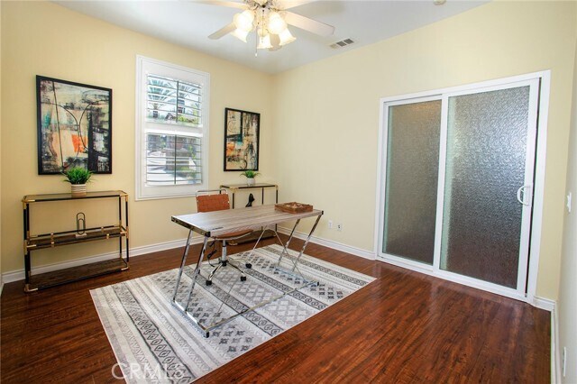 Foto del edificio - 8090 Cornwall Ct