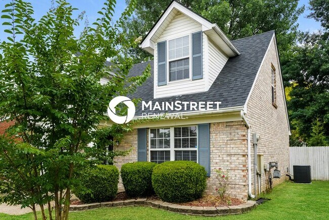 Foto del edificio - 4 Bedroom Pet-Friendly Home in LOUISVILLE,...