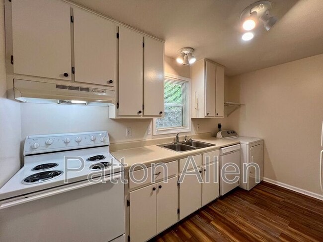 Building Photo - 133 Citadel Dr