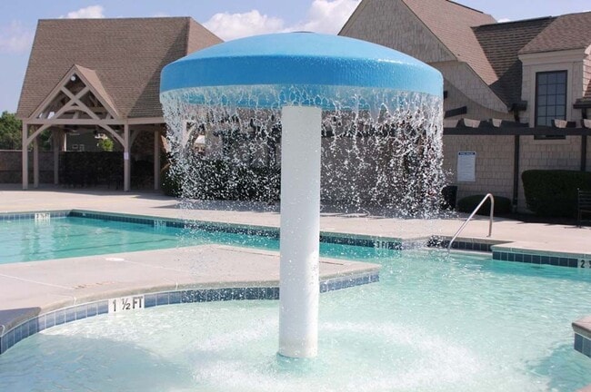 Building Photo - Luxury 2-Bedroom Townhome for Rent in Chimney Oaks – Golf Community Living!