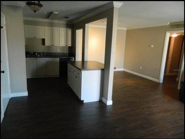 Building Photo - 550 Flemming Way