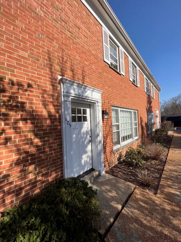 Foto principal - 805 Walden Rd