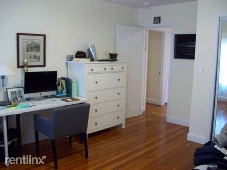 Building Photo - 100 Brooks St