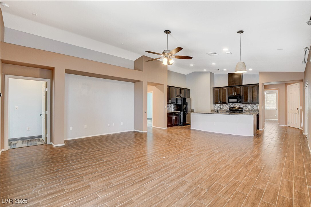 Foto del edificio - 2104 LeatherBridge Ct
