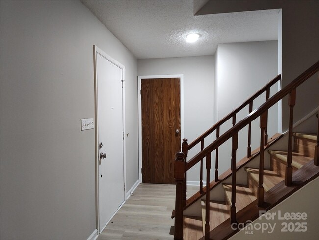 Building Photo - 7200 Oswego Ct