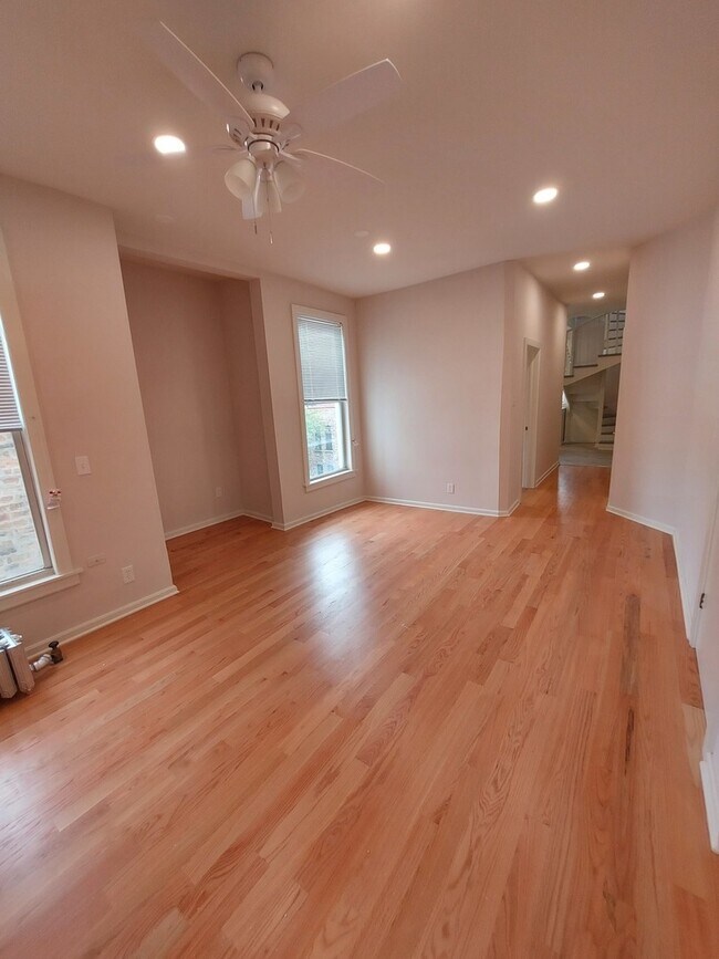 Foto del edificio - 3255 N Broadway