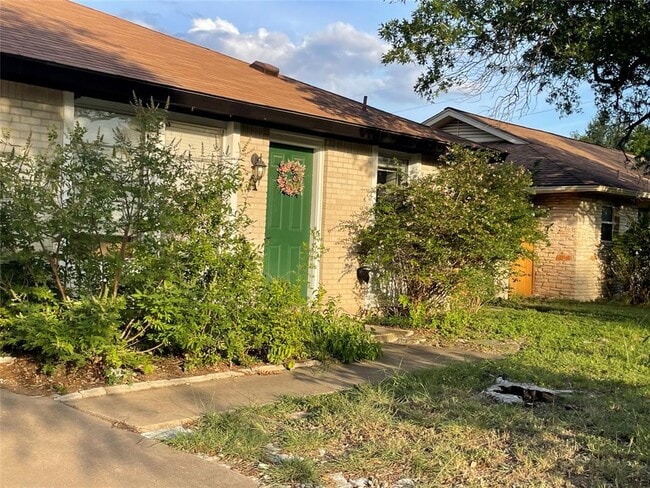 Building Photo - 12311 Willow Wild Dr
