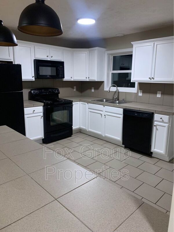 Foto del edificio - 403 E J St