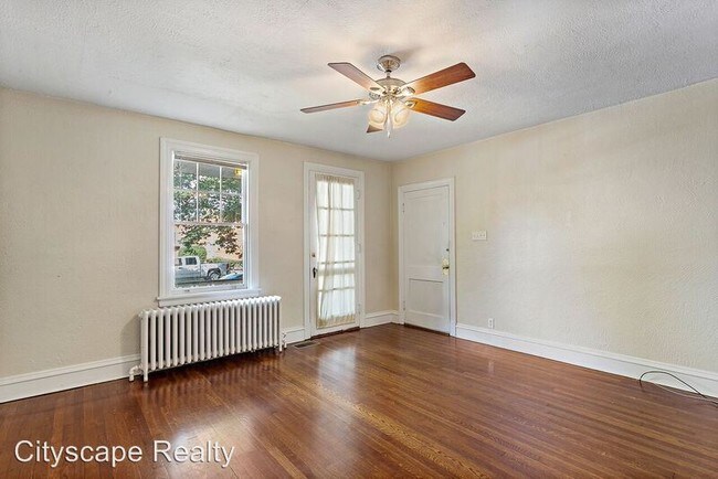 Building Photo - 2 br, 1 bath House - 3547 Grove Avenue #B