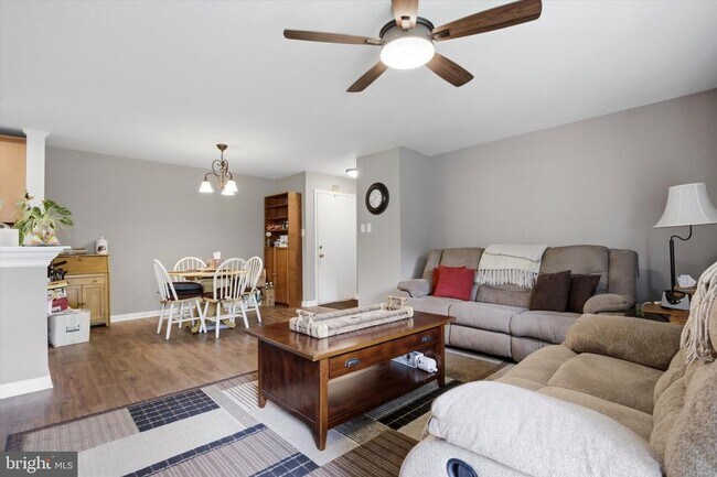 Foto del edificio - 1003 Thornton Ct