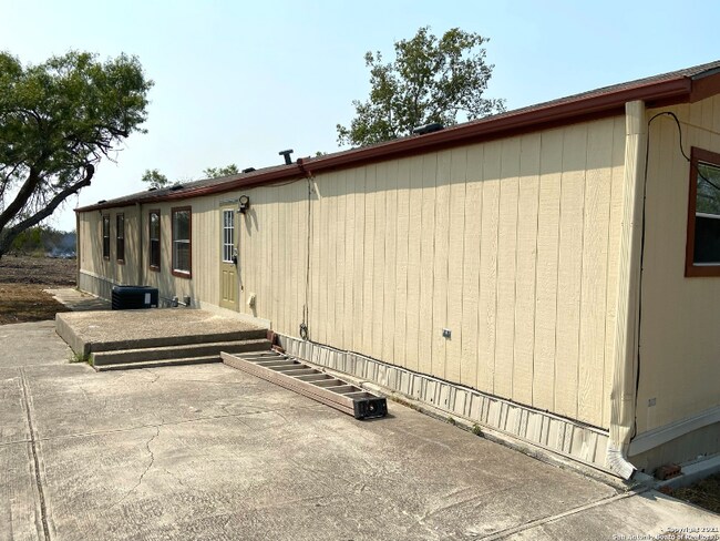 Building Photo - 7905 Tates Dr