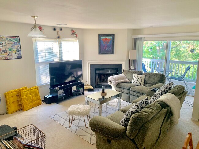 Sala de estar - 2920 Yarling Ct