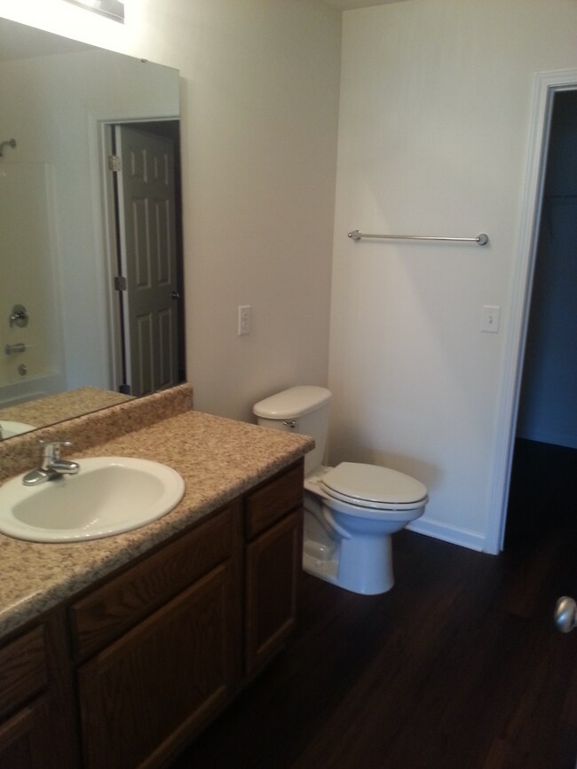 Foto del edificio - 56 Roseberry Cir