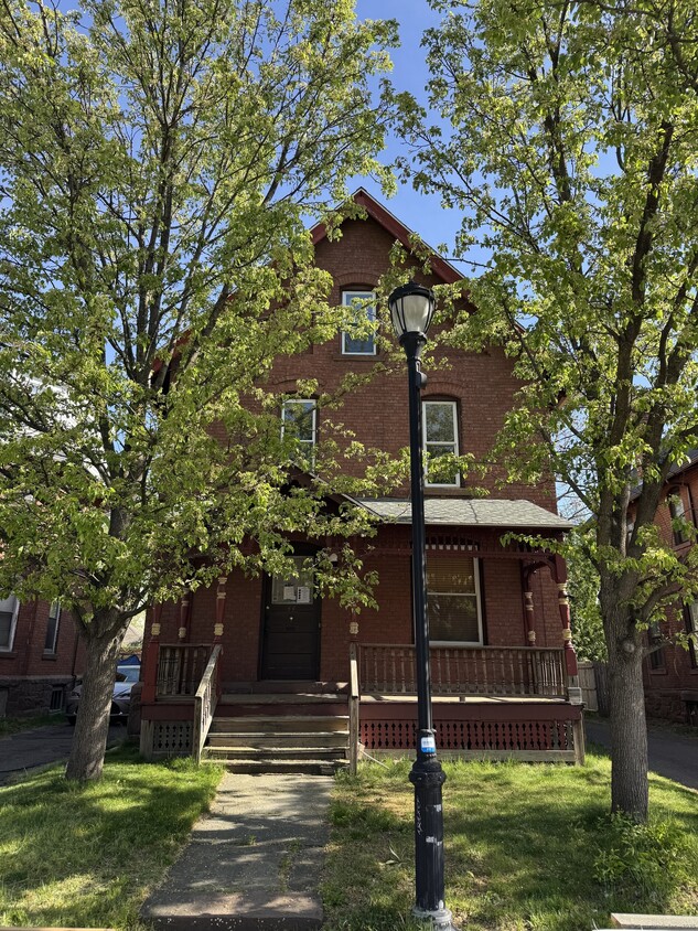 Primary Photo - 44 Ashley St