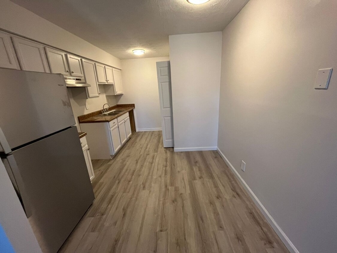 Primary Photo - Modern 2-Bed, 1-Bath Oasis with Central Ai...