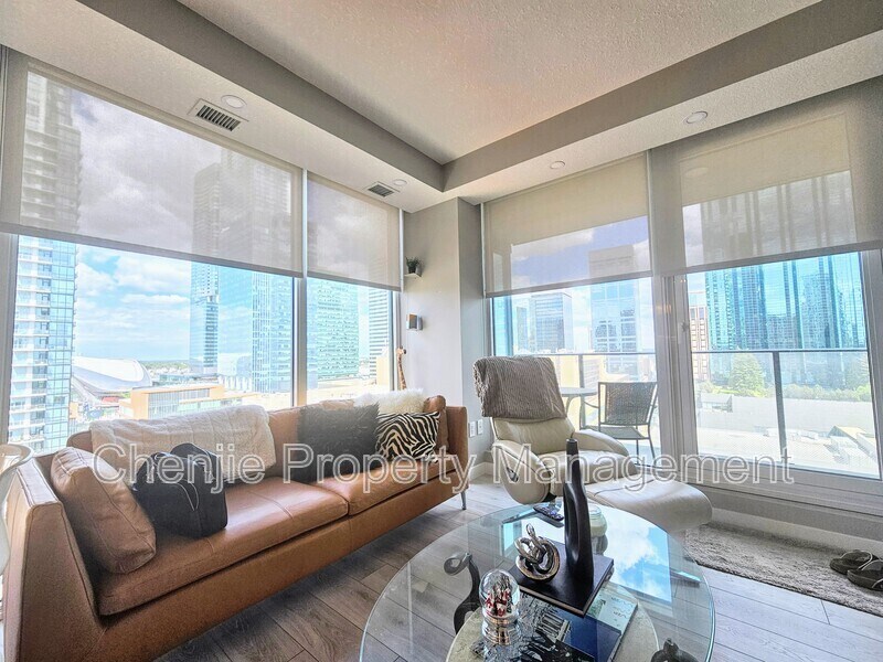 Photo principale - 10180-10103 103 St NW