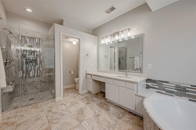 Foto del edificio - 6006 Lacey Oak Dr