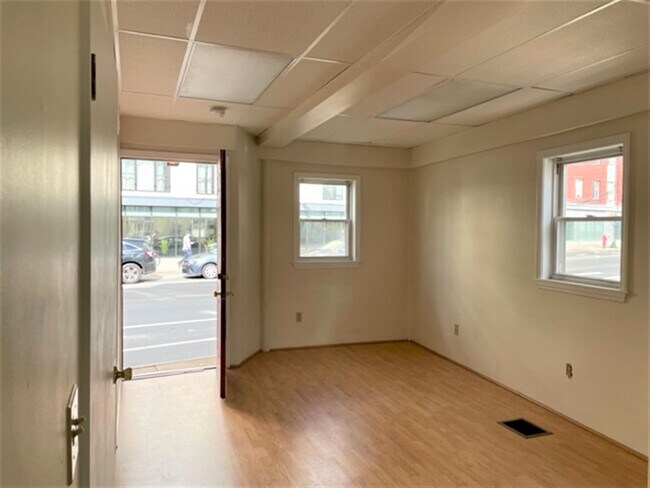 Building Photo - 202 Washington St